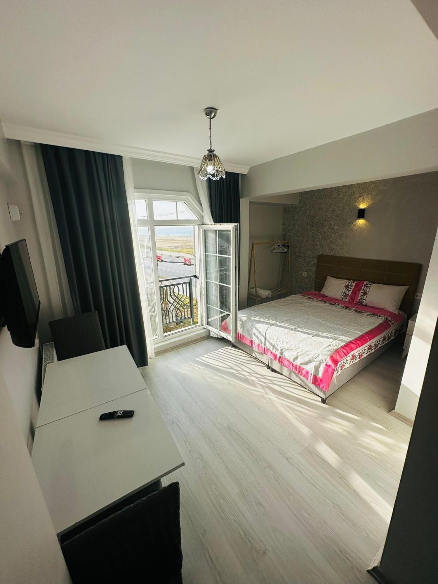 Airport Black Sea Hotel & Restaurant Arnavutkoy Екстер'єр фото